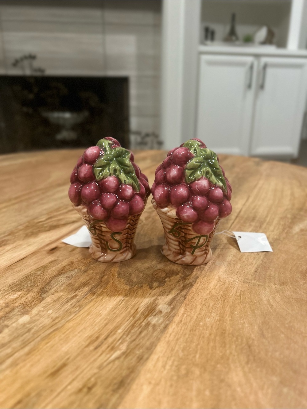 Vintage Ceramic Grape Cluster Basket Salt & Pepper Shakers Hand-painted  NOS
